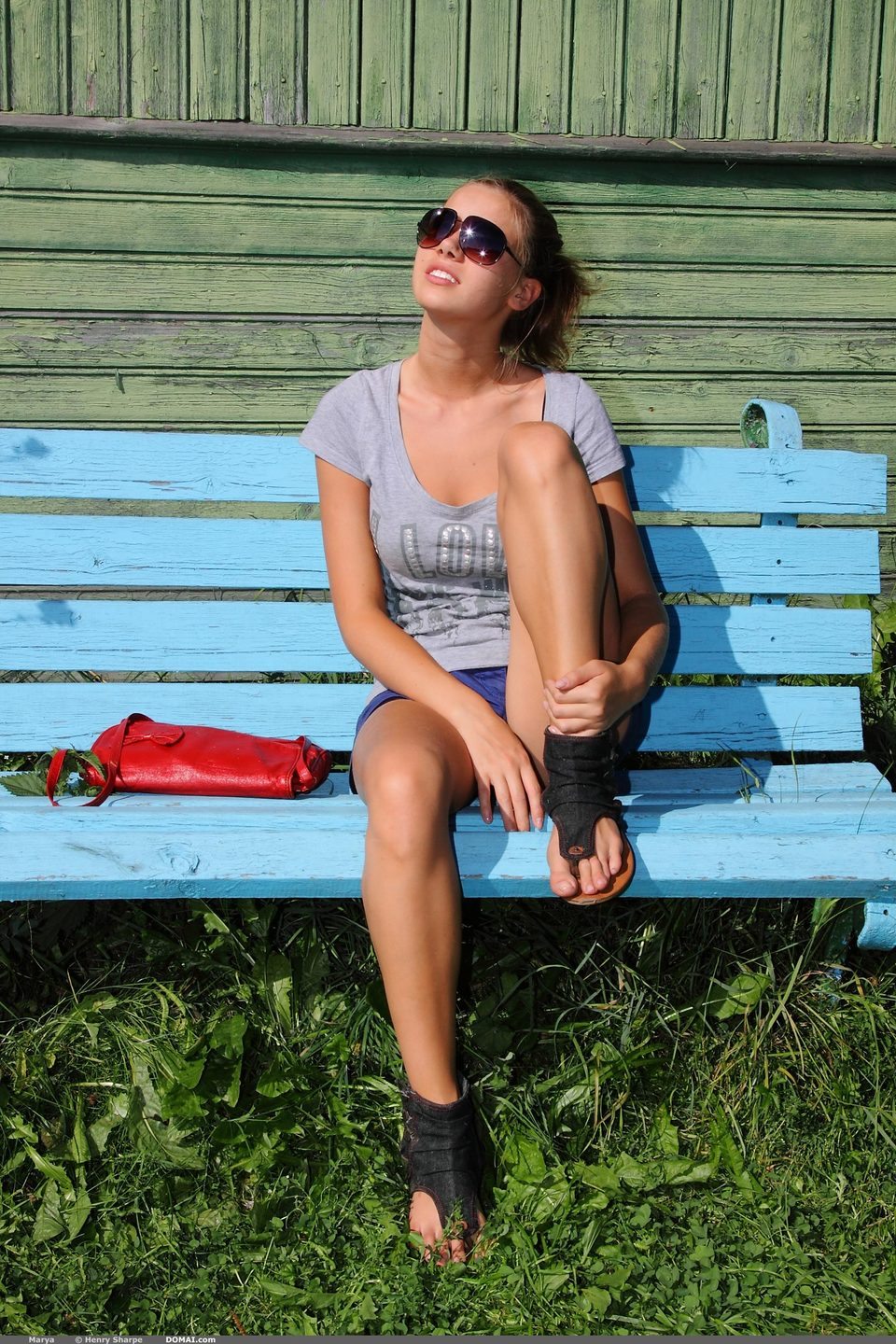 Photo cat&eacute;goris&eacute;e avec&nbsp;: Antonio Clemens - Henry Sharpe, Brunette, Domai, Legs, Marya, Meet Me, Russian, Safe for work