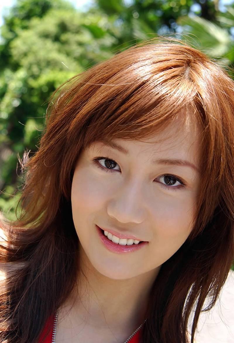 Photo catégorisée avec : Asian, Eyes, Face, Safe for work, Smiling