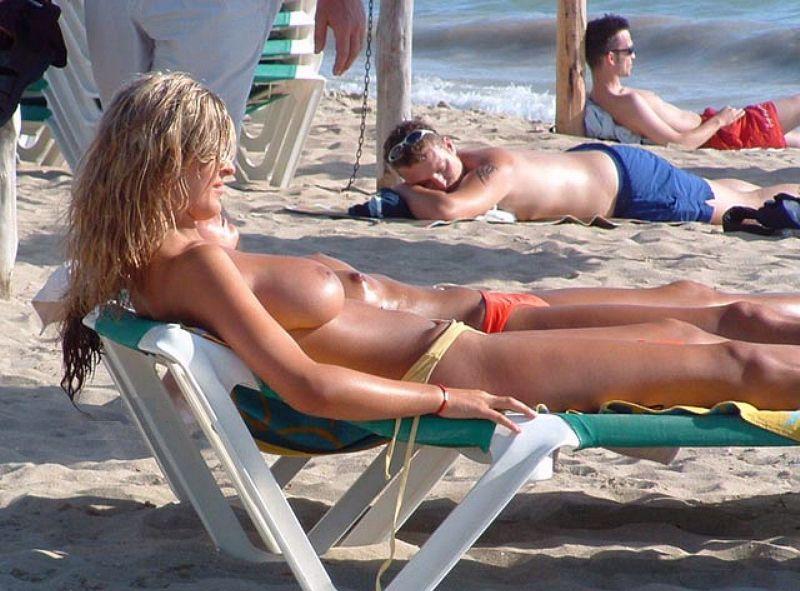 Photo catégorisée avec : Beach, Blonde, Sexy Wallpaper, Boobs