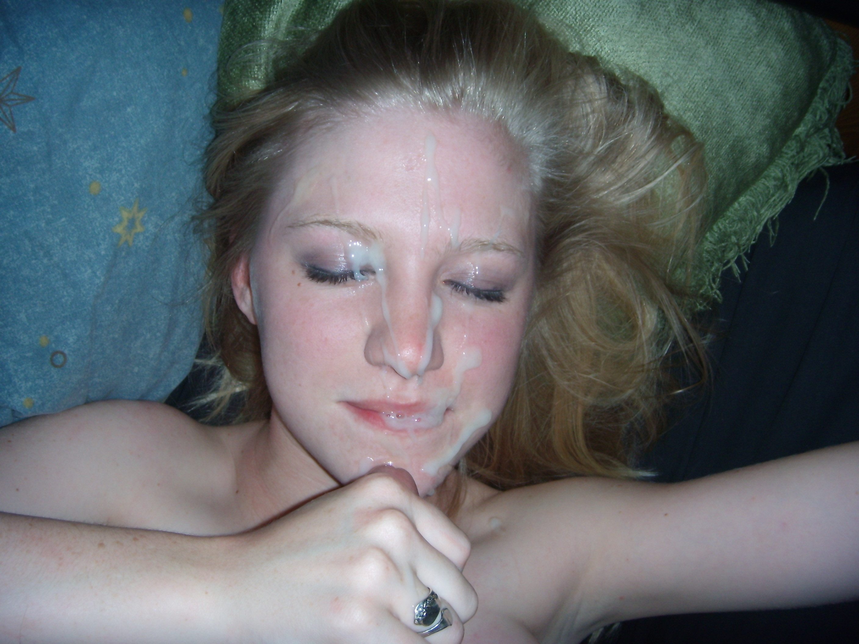 Photo catégorisée avec : Blonde, Cumshot, Facial, Handjob, Sexy Wallpaper