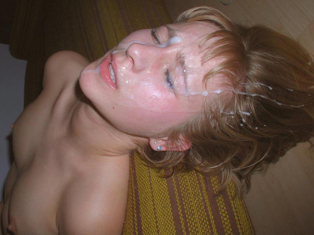 Photo catégorisée avec : Blonde, Cumshot, Facial, Sexy Wallpaper, Small Tits