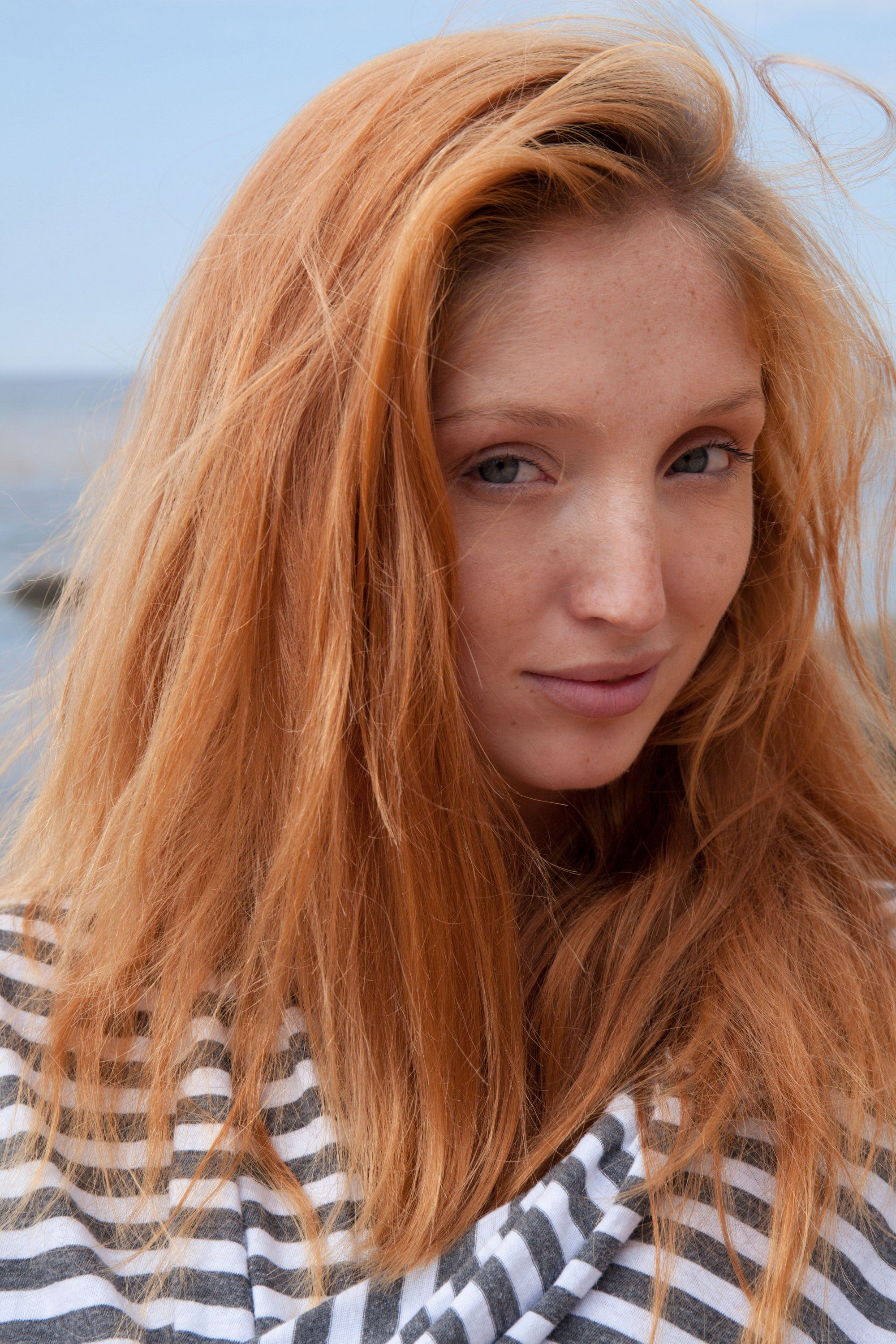 Photo catégorisée avec : Eyes, Fugite, MET Art, Red Fox - Michelle Starr - Michelle H, Redhead, Ukrainian, Cute, Safe for work