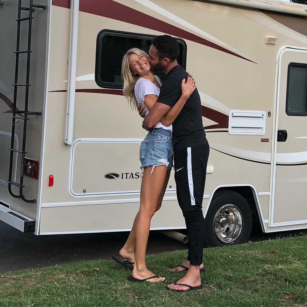 Photo cat&eacute;goris&eacute;e avec&nbsp;: Skinny, Abby Neff, American, Blonde, Legs, Cute