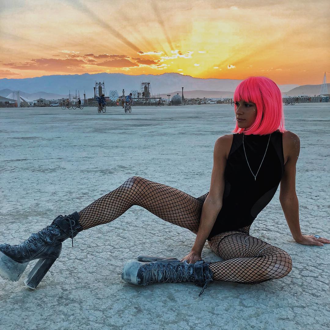 Photo cat&eacute;goris&eacute;e avec&nbsp;: Skinny, Abby Neff, American, Blonde, Legs, Cute