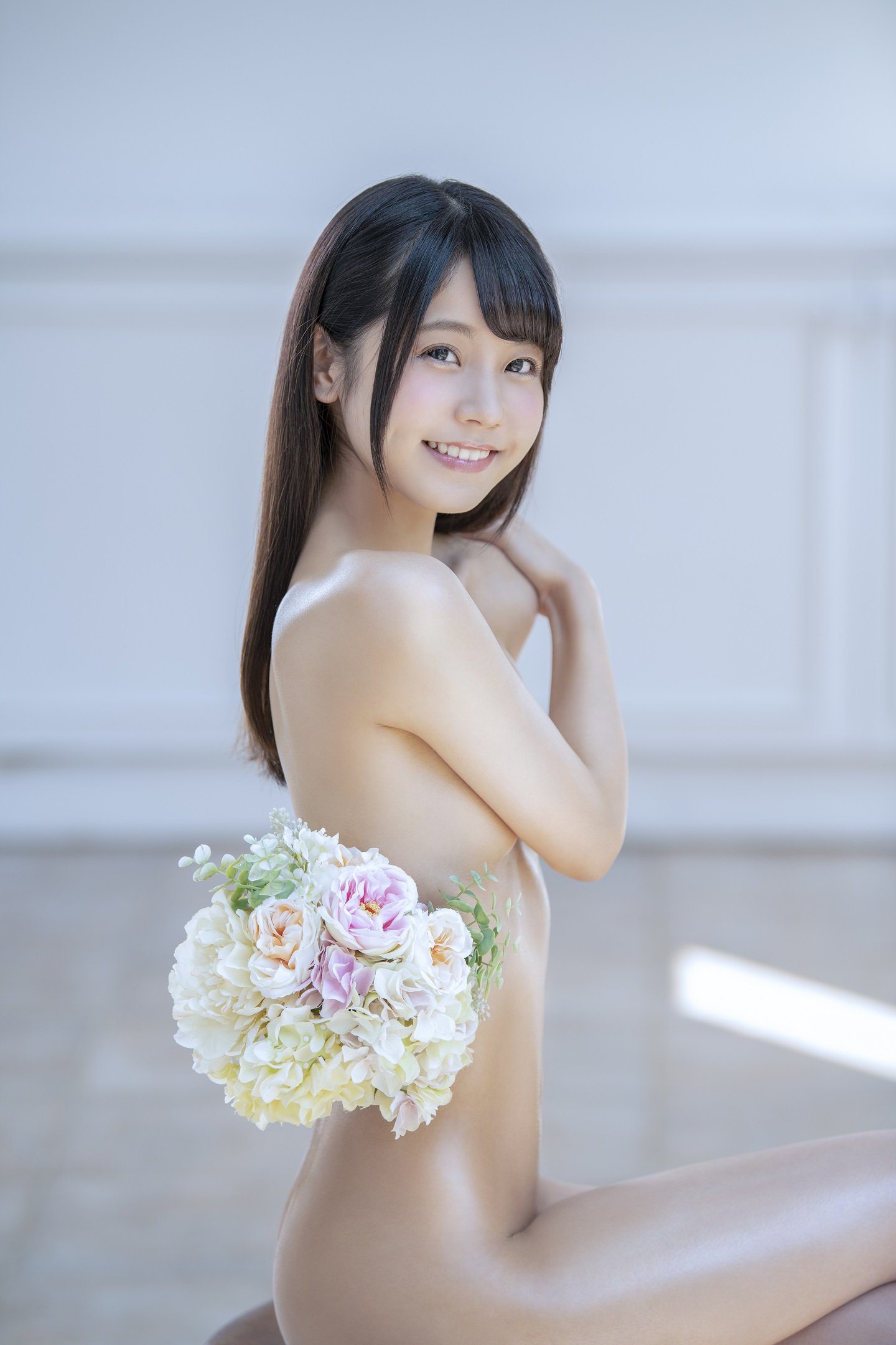 Photo catégorisée avec : Skinny, Asian, Ichika Nagano, Cute, Eyes, Japanese, Shy, Smiling