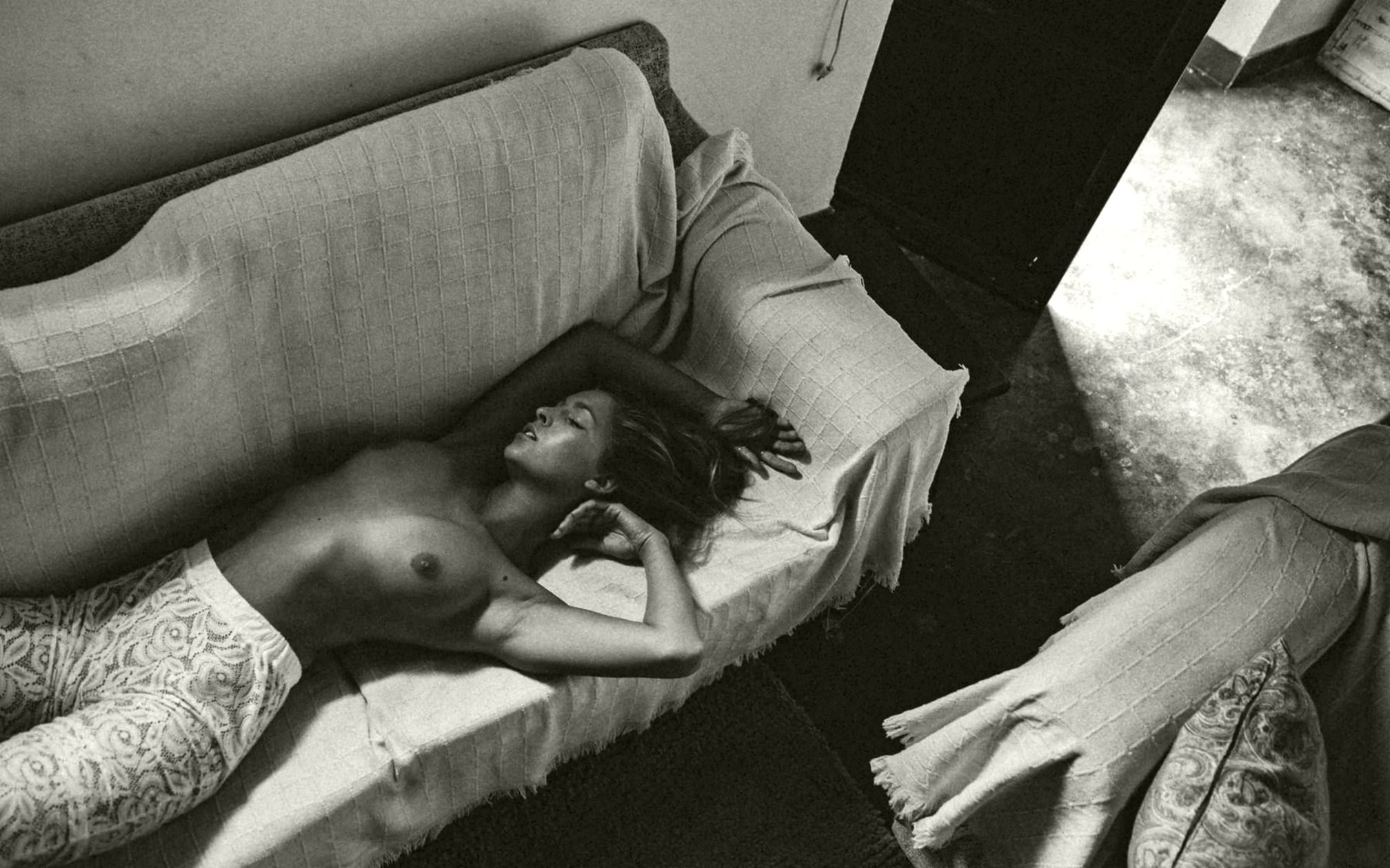 Photo catégorisée avec : Skinny, Black and White, Brunette, Jörg Billwitz, Marisa Papen, Port de Sant Miquel, Art, Belgian, Cute, Sexy Wallpaper, Small Tits, Tummy