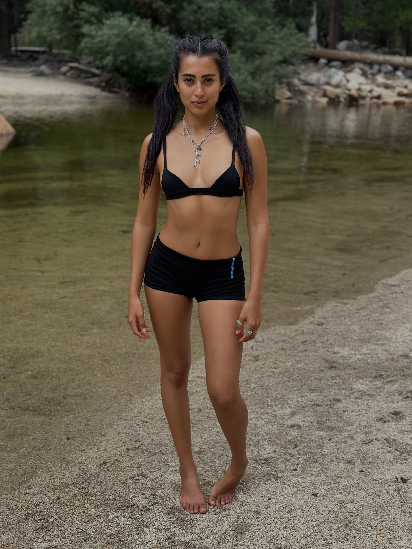 Photo cat&eacute;goris&eacute;e avec&nbsp;: Skinny, Brunette, Feet, Katherinne Rodriguez, Legs, Nature, Costa Rican, Cute, Tummy