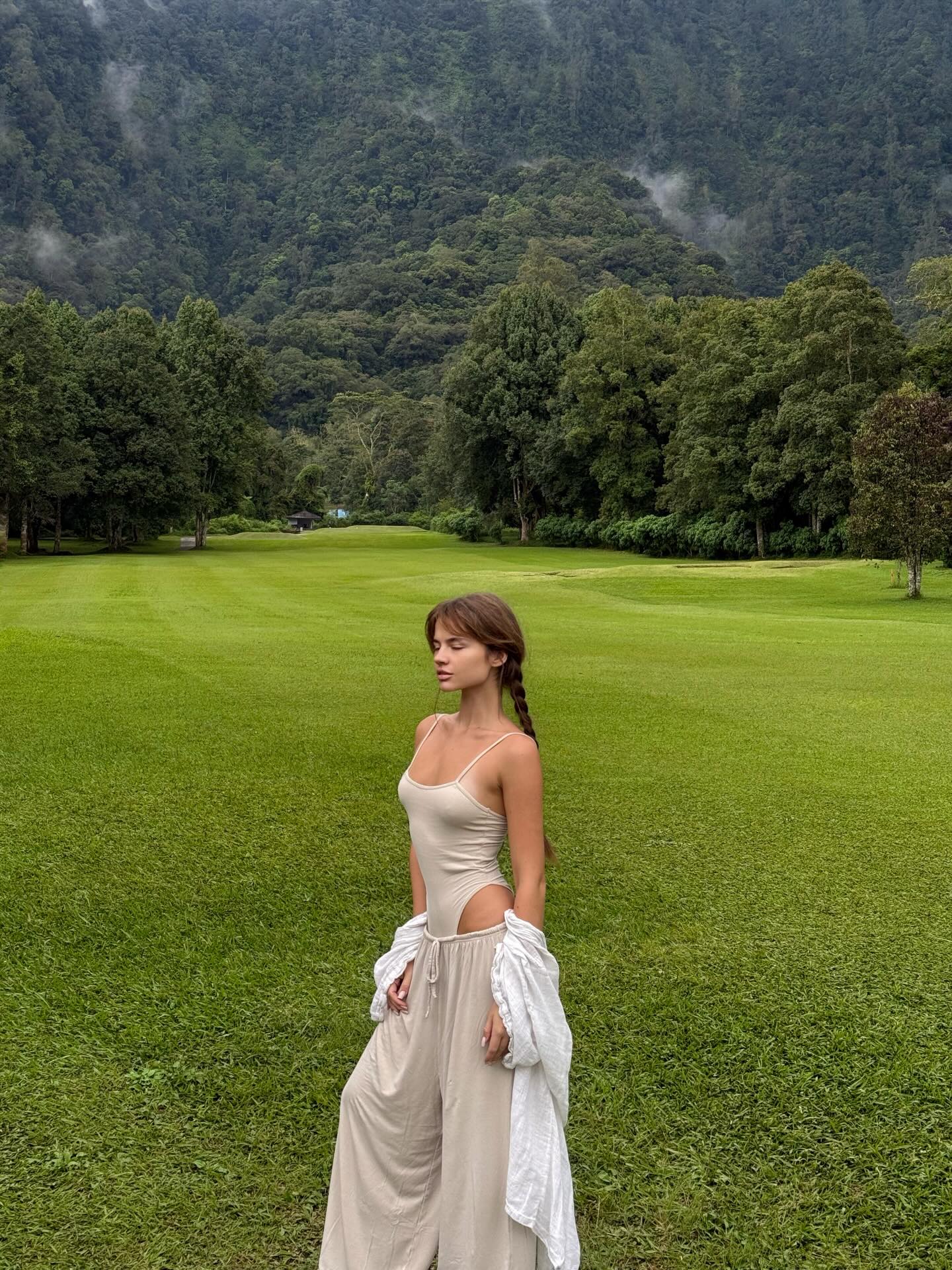 Photo cat&eacute;goris&eacute;e avec&nbsp;: Skinny, Brunette, Nature, Russian, Veronika Safronenko - Vero Hanberg - verohanberg, Braid, Cute