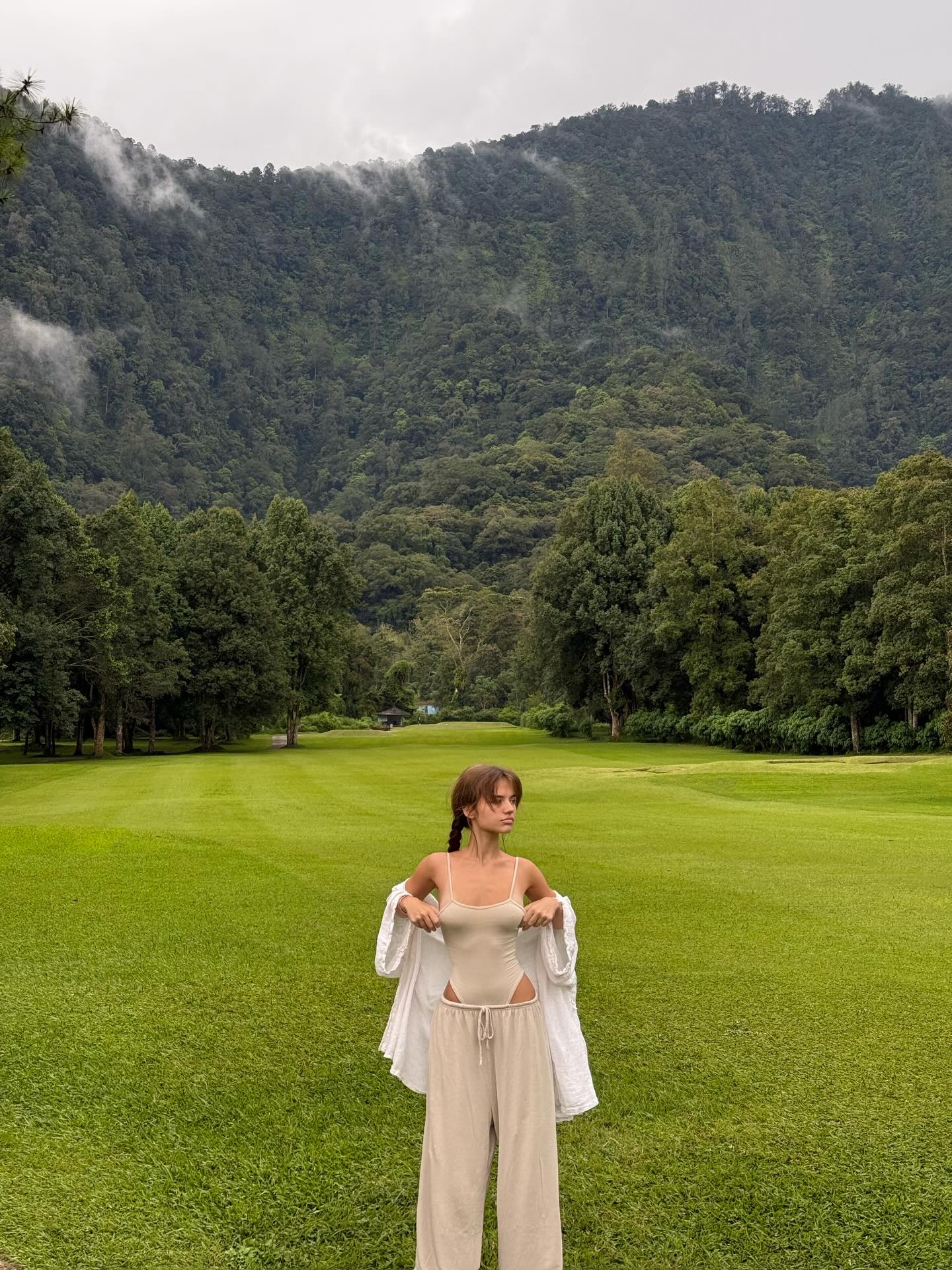 Photo cat&eacute;goris&eacute;e avec&nbsp;: Skinny, Brunette, Nature, Russian, Veronika Safronenko - Vero Hanberg - verohanberg, Cute