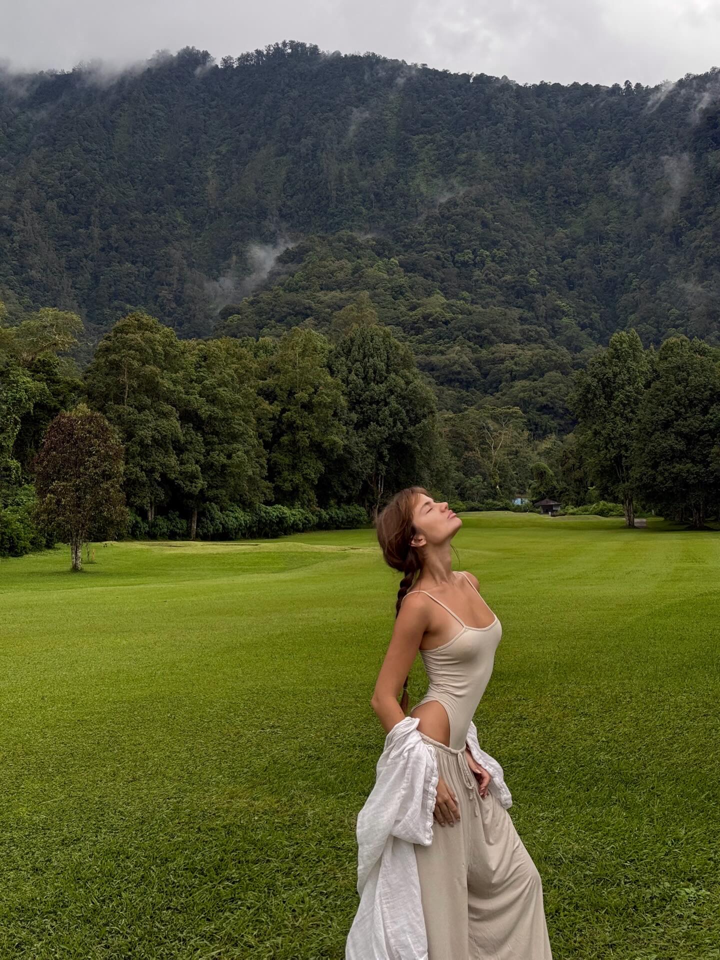 Photo cat&eacute;goris&eacute;e avec&nbsp;: Skinny, Brunette, Nature, Russian, Veronika Safronenko - Vero Hanberg - verohanberg, Cute