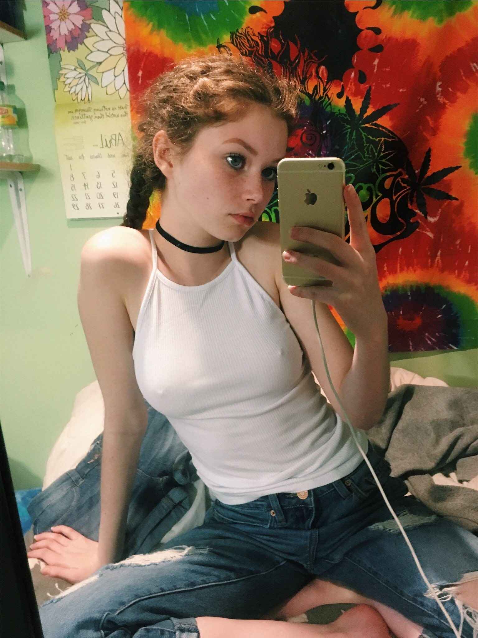 Photo catégorisée avec : Skinny, Eyes, Redhead, Selfie, What is her name, Boobs, Braid, Cute