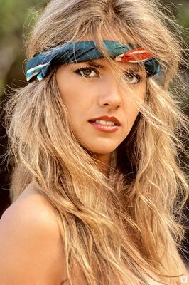 Photo cat&eacute;goris&eacute;e avec&nbsp;: American, Blonde, Eyes, Playboy, Terri Welles, Face, Safe for work