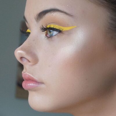 Picture tagged with: Australian, Brunette, Meika Woollard