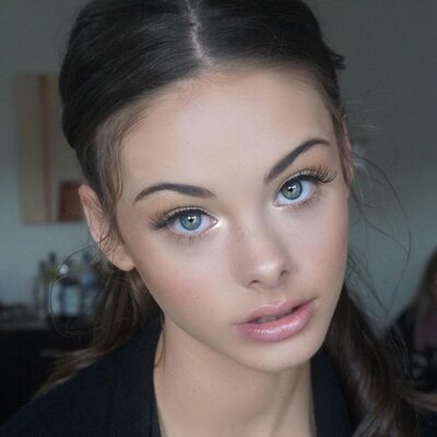 Picture tagged with: Australian, Brunette, Meika Woollard