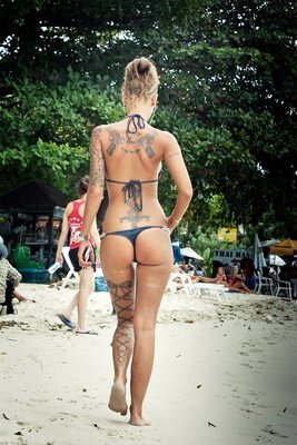 Photo catégorisée avec : Beach, Tattoo