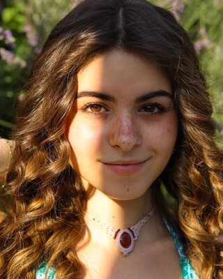 Picture tagged with: Bikini, Brunette, Eyes, Giorgia Castelli, Italian, Smiling, Cute, Face, Safe for work