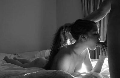 Photo catégorisée avec : Black and White, Blowjob, Brunette, Facefuck, Deepthroat, Sexy Wallpaper