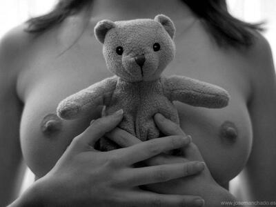 Photo catégorisée avec : Black and White, Sexy Wallpaper, Boobs