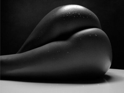 Photo catégorisée avec : Black and White, Sexy Wallpaper, Wet, Ass - Butt