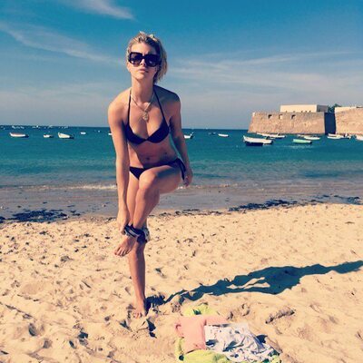 Photo catégorisée avec : Blonde, Beach, Bikini, Camgirl, Chaturbate, Jana Volkova