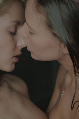 Photo catégorisée avec : Blonde, Clean Wet, Katya Clover - Mango A, Pinky June - Grace C - Anneli, X-Art, 2 girls, Czech, Face, Kissing, Lesbian, Russian