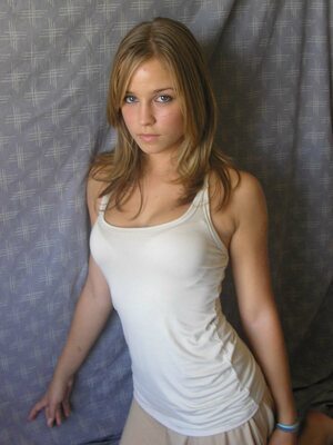 Photo catégorisée avec : Blonde, Eyes, Luscious Lia - Lily, Cute, Safe for work