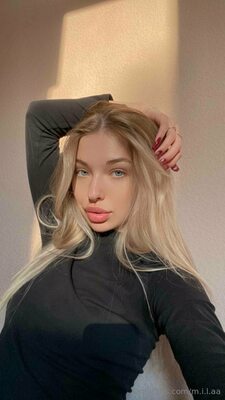 Photo catégorisée avec : Blonde, Mila - m.i.l.aa, OnlyFans, Eyes, Leaked, Mouth