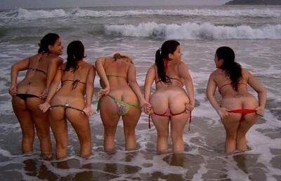 Photo catégorisée avec : Brunette, 5 girls, Ass - Butt, Beach, Sexy Wallpaper
