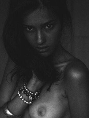 Photo cat&eacute;goris&eacute;e avec&nbsp;: Brunette, Black and White