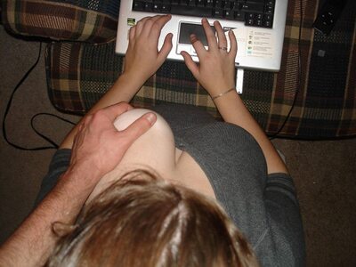 Photo cat&eacute;goris&eacute;e avec&nbsp;: Brunette, Busty, Sexy Wallpaper, Boobs