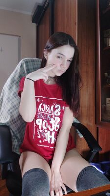 Photo catégorisée avec : Brunette, Camgirl, Chaturbate, MeowMeowMay