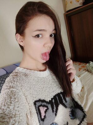 Photo catégorisée avec : Brunette, Camgirl, Chaturbate, MeowMeowMay