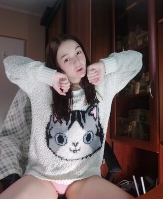 Photo catégorisée avec : Brunette, Camgirl, Chaturbate, MeowMeowMay