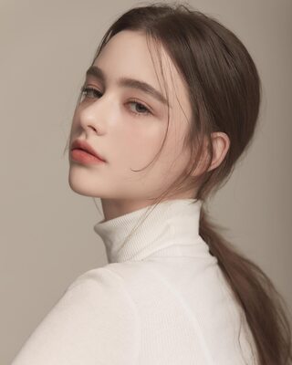Photo catégorisée avec : Brunette, Dasha Taran, Cute, Eyes, Russian, Safe for work