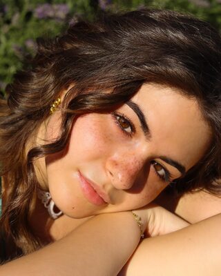 Picture tagged with: Brunette, Eyes, Giorgia Castelli, Italian, Close-up, Cute, Face, Safe for work