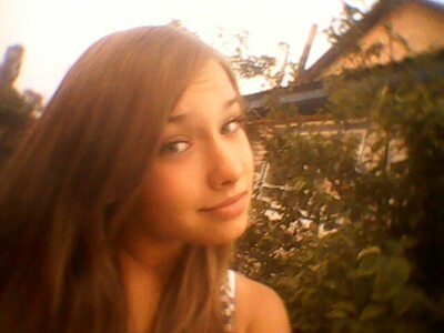 Photo catégorisée avec : Brunette, Eyes, Natalja M, Sexy Wallpaper, Smiling, Cute