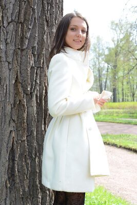 Photo cat&eacute;goris&eacute;e avec&nbsp;: Brunette, Foxy Di - Nensi B - Medina U, MET Art, Mikhail Paramonov - Paromov, Mirtila, Russian, Cute, Safe for work