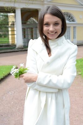 Photo cat&eacute;goris&eacute;e avec&nbsp;: Brunette, Foxy Di - Nensi B - Medina U, MET Art, Mikhail Paramonov - Paromov, Mirtila, Russian, Smiling, Cute, Safe for work