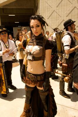 Photo cat&eacute;goris&eacute;e avec&nbsp;: Brunette, Skinny, Tummy, Cosplay