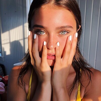 Photo catégorisée avec : Brunette, Canadian, Eyes, Sophi Knight, Cute