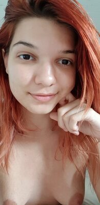 Photo catégorisée avec : Camgirl, Chaturbate, Jessy loollypop, Redhead, Boobs, Eyes