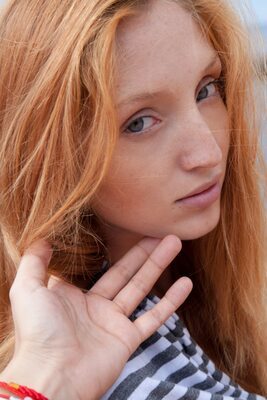 Photo catégorisée avec : Eyes, Fugite, MET Art, Red Fox - Michelle Starr - Michelle H, Redhead, Ukrainian, Face, Safe for work