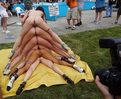 Photo catégorisée avec : Feet, Legs, Sexy Wallpaper, 6 girls, Ass - Butt, Pussy
