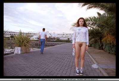 Photo catégorisée avec : MET Art, Redhead, Sexy Wallpaper, Hairy, Public