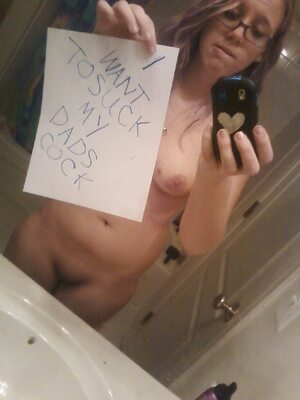 Photo cat&eacute;goris&eacute;e avec&nbsp;: Mirror, Redhead, Selfie, Boobs, Tummy