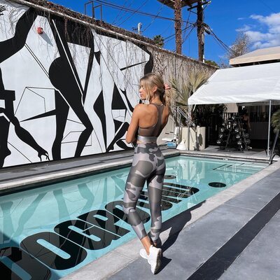 Photo cat&eacute;goris&eacute;e avec&nbsp;: Skinny, Abby Neff, American, Blonde, Legs, Cute