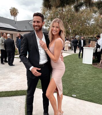 Photo cat&eacute;goris&eacute;e avec&nbsp;: Skinny, Abby Neff, American, Blonde, Legs, Smiling, Cute