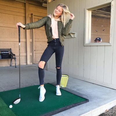 Photo cat&eacute;goris&eacute;e avec&nbsp;: Skinny, Abby Neff, American, Blonde, Legs, Smiling, Sport, Cute, Golf