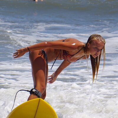 Photo catégorisée avec : Skinny, American, Beach, Bikini, Blonde, Legs, Morgan Cryer, Sport, Cute, Surf, Tummy