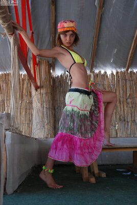 Photo cat&eacute;goris&eacute;e avec&nbsp;: Skinny, Amour Angels, Bikini, Erene - Vera B - Katya, Eyes, Feet, Kazantip, Redhead, Russian, Skokov, Cute